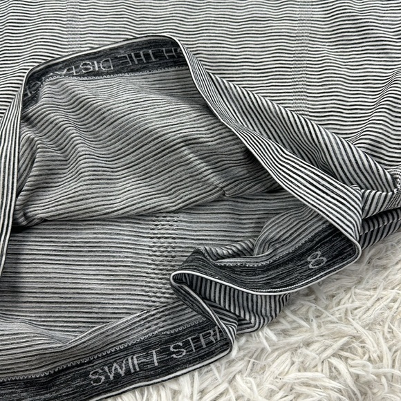 Lululemon Swiftly Tech Racerback 2.0 Tempo Stripe White / Black - Picture 3 of 4